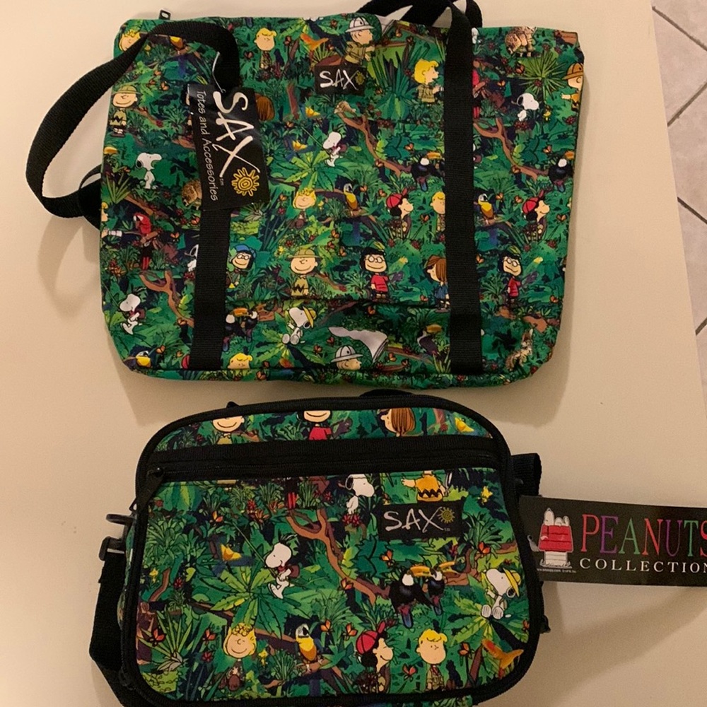 New Peanuts Jungle Print Lunch Bag and Tote with TAGs. Waterproof inner lining.